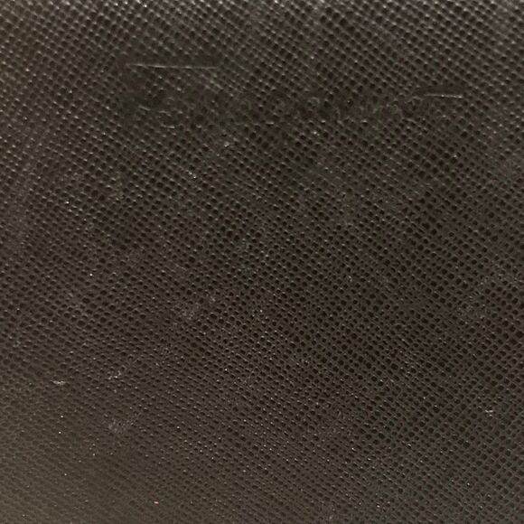 Ferragamo Zip Pocket Bifold Wallet Black Leather Compact Quiet Luxury - Picture 9 of 10